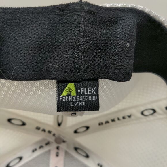 A-Flex Men's Fitted Mesh Back Hat Red White Size L/XL Embroidered O Logo - Picture 12 of 13